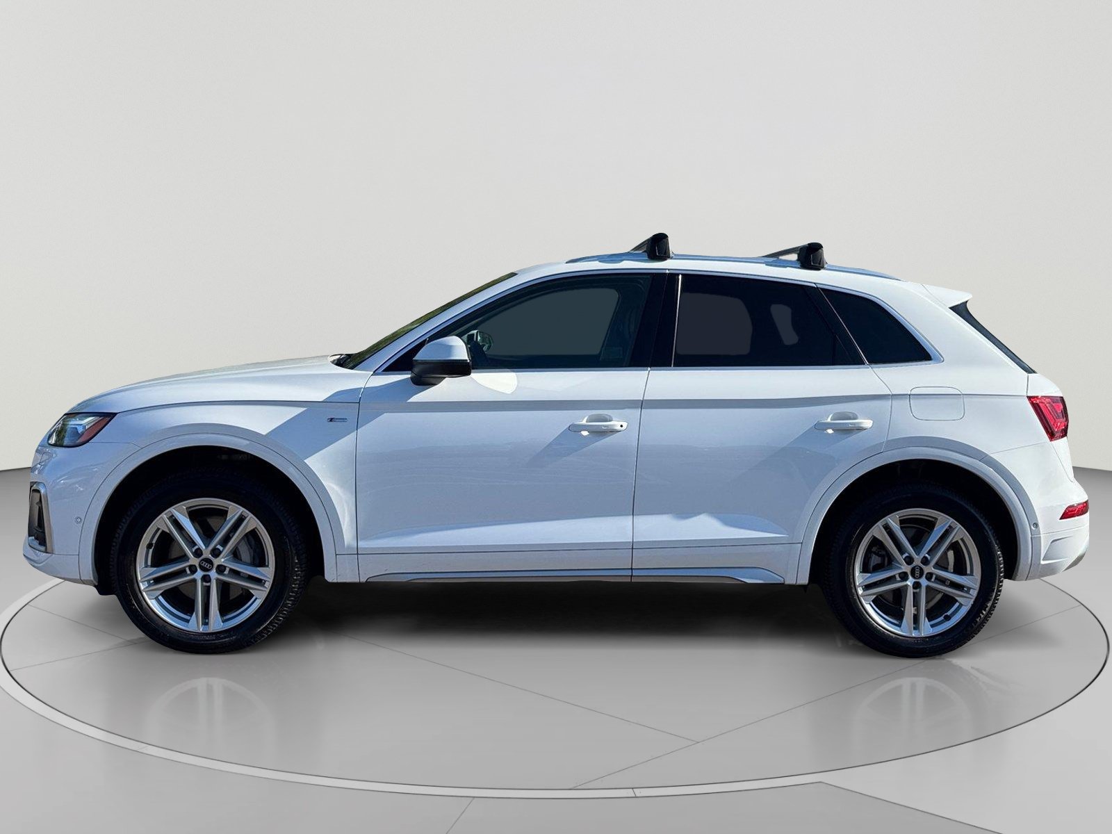 Used 2021 Audi Q5 e Prestige w/ Prestige Package AWD/4WD image 2