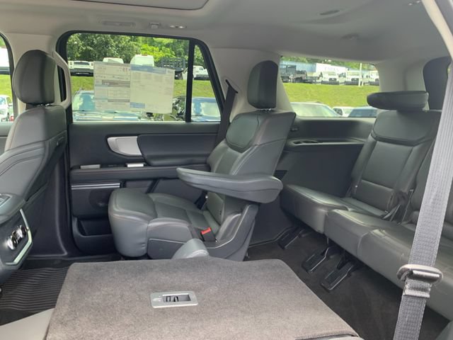 New 2025 Ford Expedition Active RWD image 21