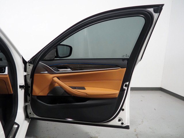 Used 2021 BMW 530e w/ Premium Package w/ Premium Package RWD image 62
