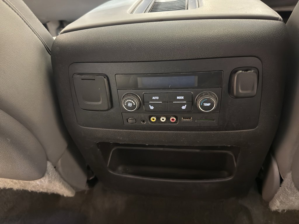 Used 2015 Chevrolet Suburban LT w/ Luxury Package image 29