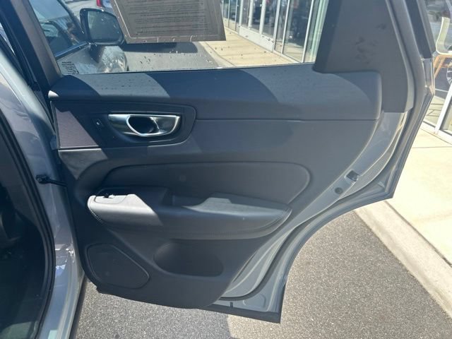 Certified 2025 Volvo XC60 B5 Plus AWD/4WD image 12