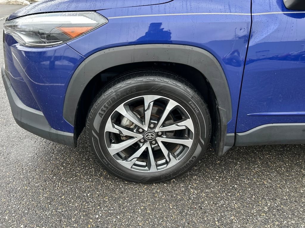 Used 2023 Toyota Corolla Cross XLE w/ Convenience Package image 28