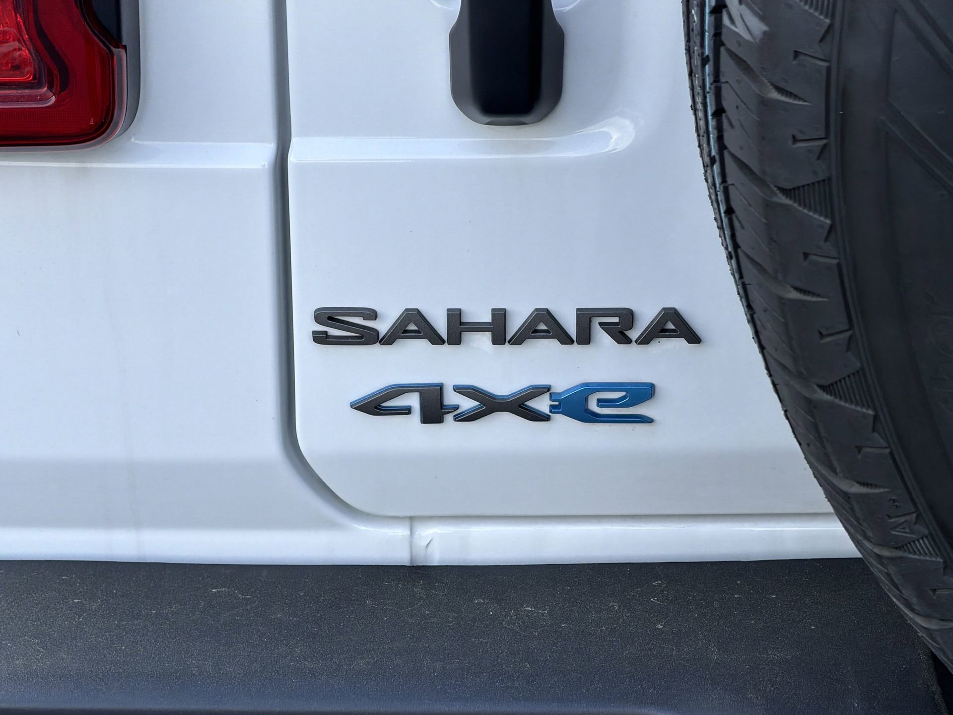 Used 2025 Jeep Wrangler Unlimited Sahara w/ Safety Group image 5