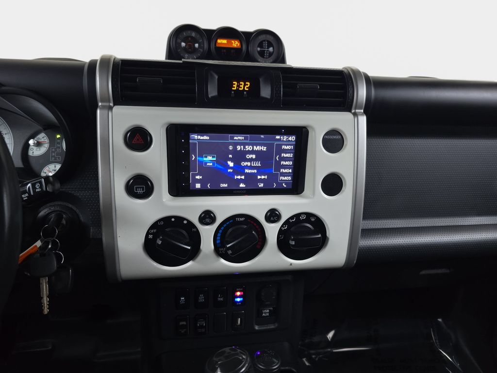 Used 2012 Toyota FJ Cruiser 4WD w/ Convenience Pkg image 22