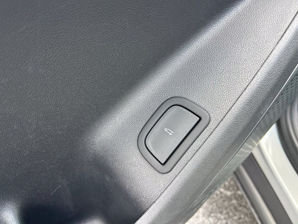 Used 2024 Chevrolet Traverse LT AWD/4WD image 36