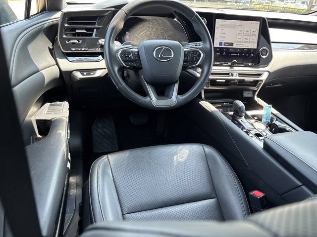 Used 2024 Lexus RX 350 FWD w/ Technology Package image 16
