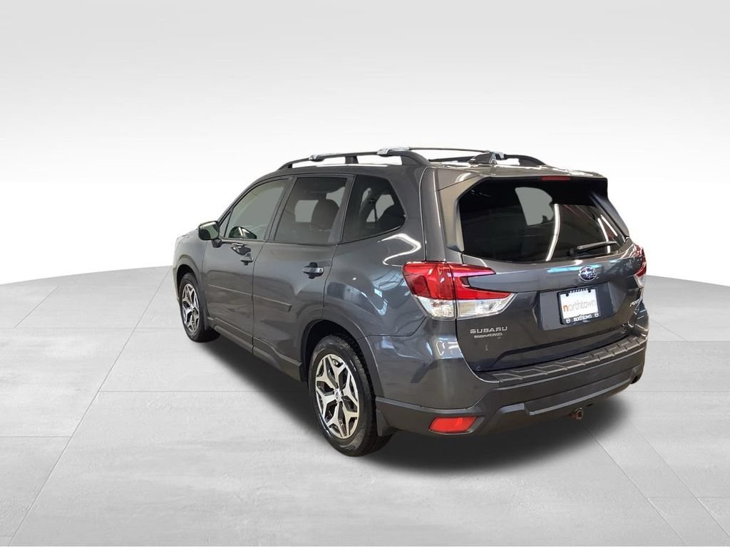 Used 2021 Subaru Forester Premium AWD/4WD image 4