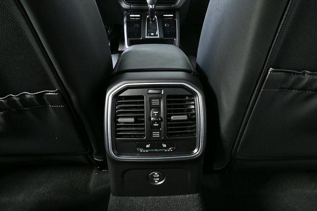 Certified 2026 Porsche Macan AWD/4WD image 19