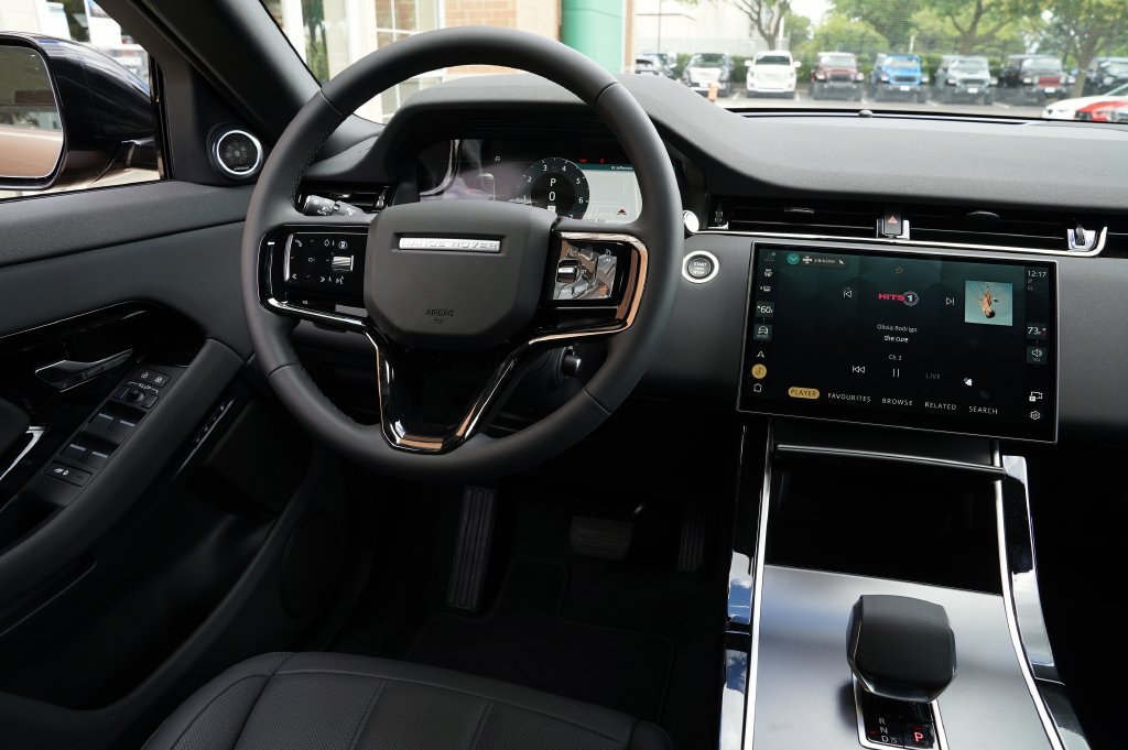Used 2026 Land Rover Range Rover Evoque S AWD/4WD image 15