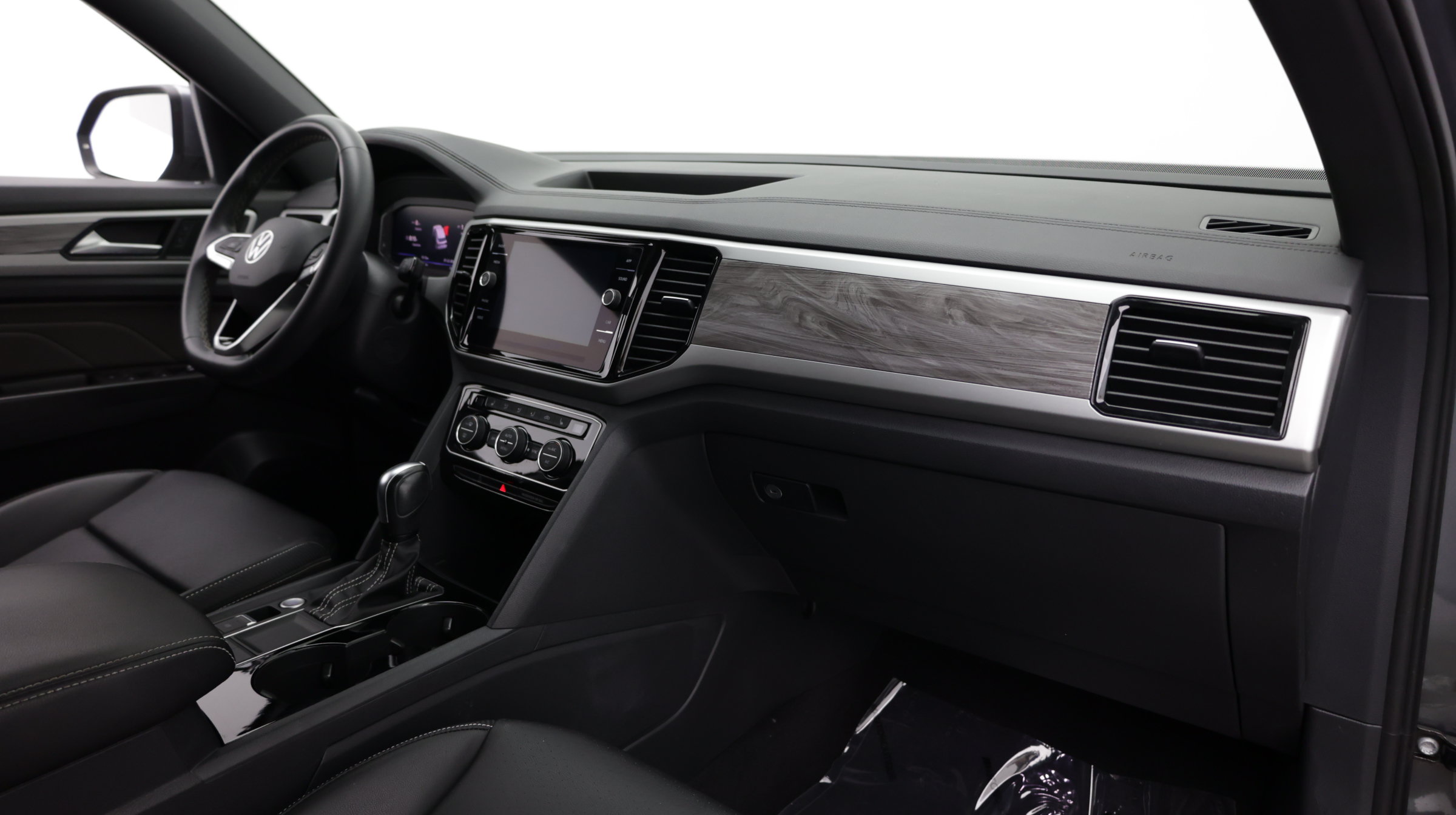 Used 2023 Volkswagen Atlas Cross Sport SE FWD image 36