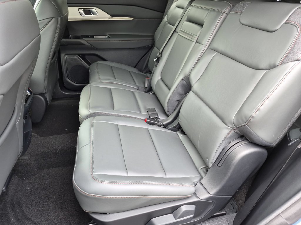 New 2026 Ford Explorer Active w/ Active Comfort Package AWD/4WD image 18
