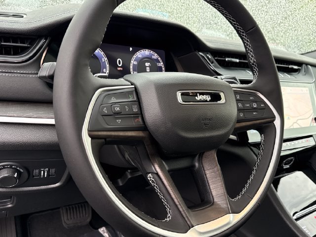 New 2026 Jeep Grand Cherokee Altitude AWD/4WD image 18