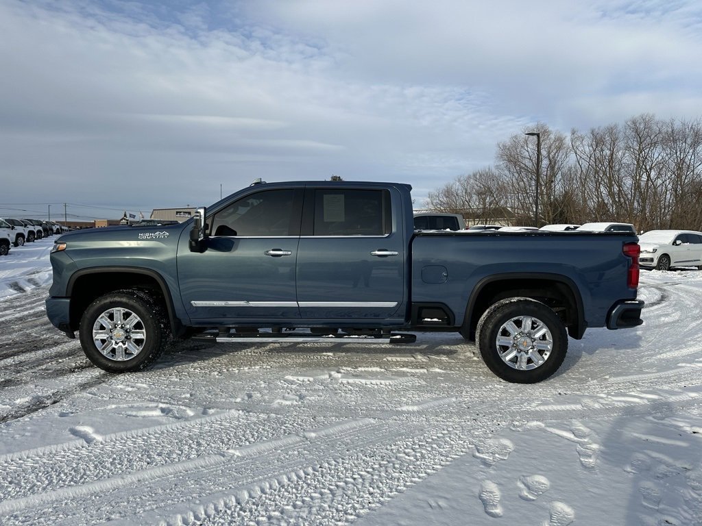 Used 2024 Chevrolet Silverado 2500 High Country image 10