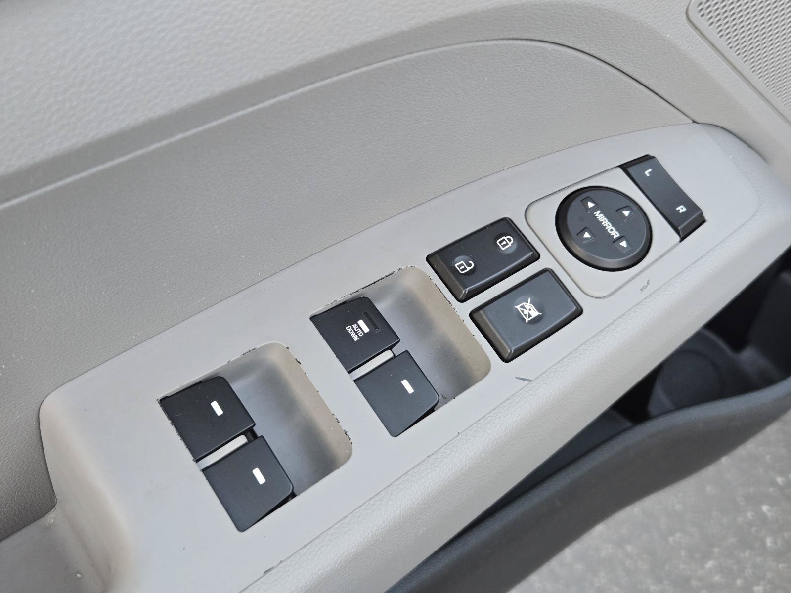 Used 2019 Hyundai Elantra SE FWD image 19