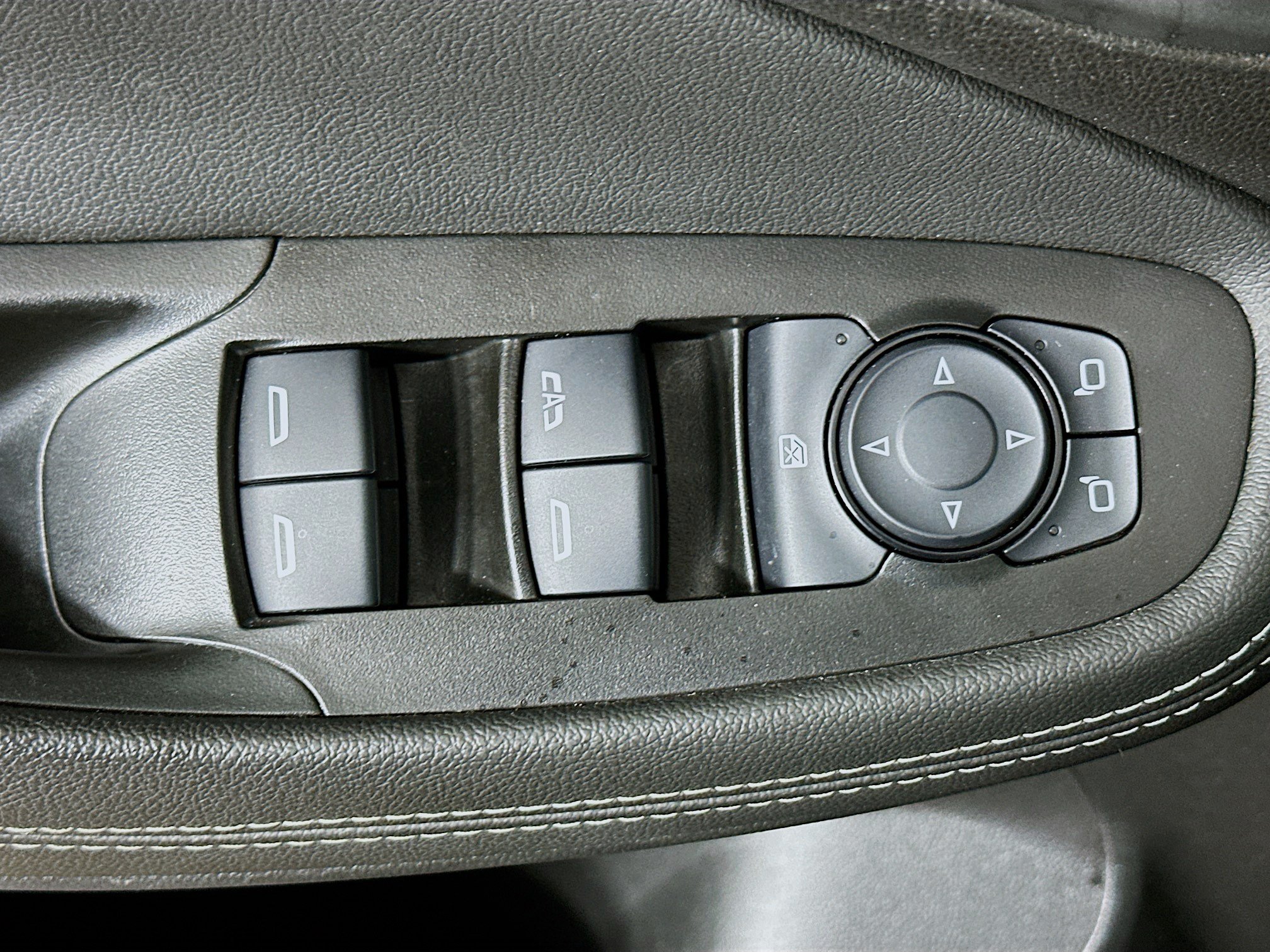 Used 2024 Buick Encore GX Sport Touring FWD image 15
