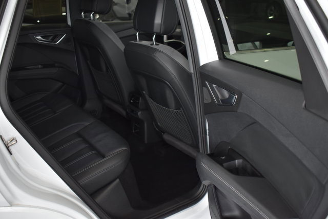 Used 2023 Audi Q4 e-tron Prestige image 26