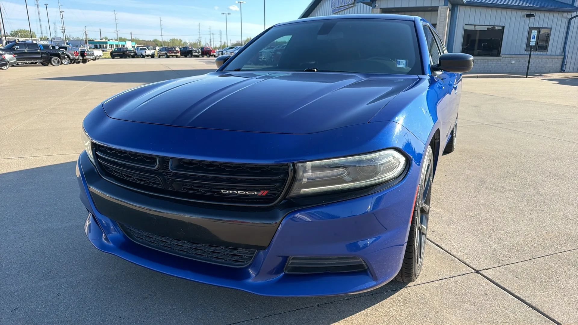 Used 2019 Dodge Charger SXT w/ Blacktop Package RWD image 5