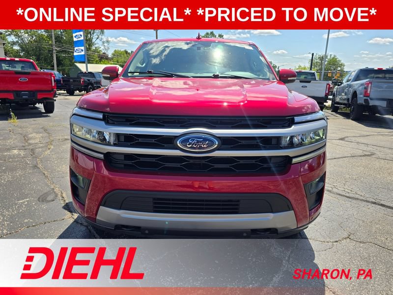 Used 2022 Ford Expedition XLT AWD/4WD image 2