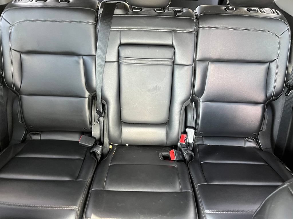 Used 2023 Ford Explorer XLT w/ Equipment Group 202A AWD/4WD image 16