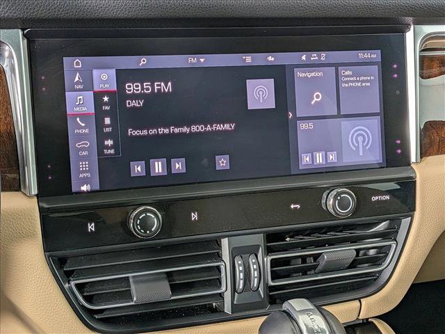 Certified 2023 Porsche Macan image 17