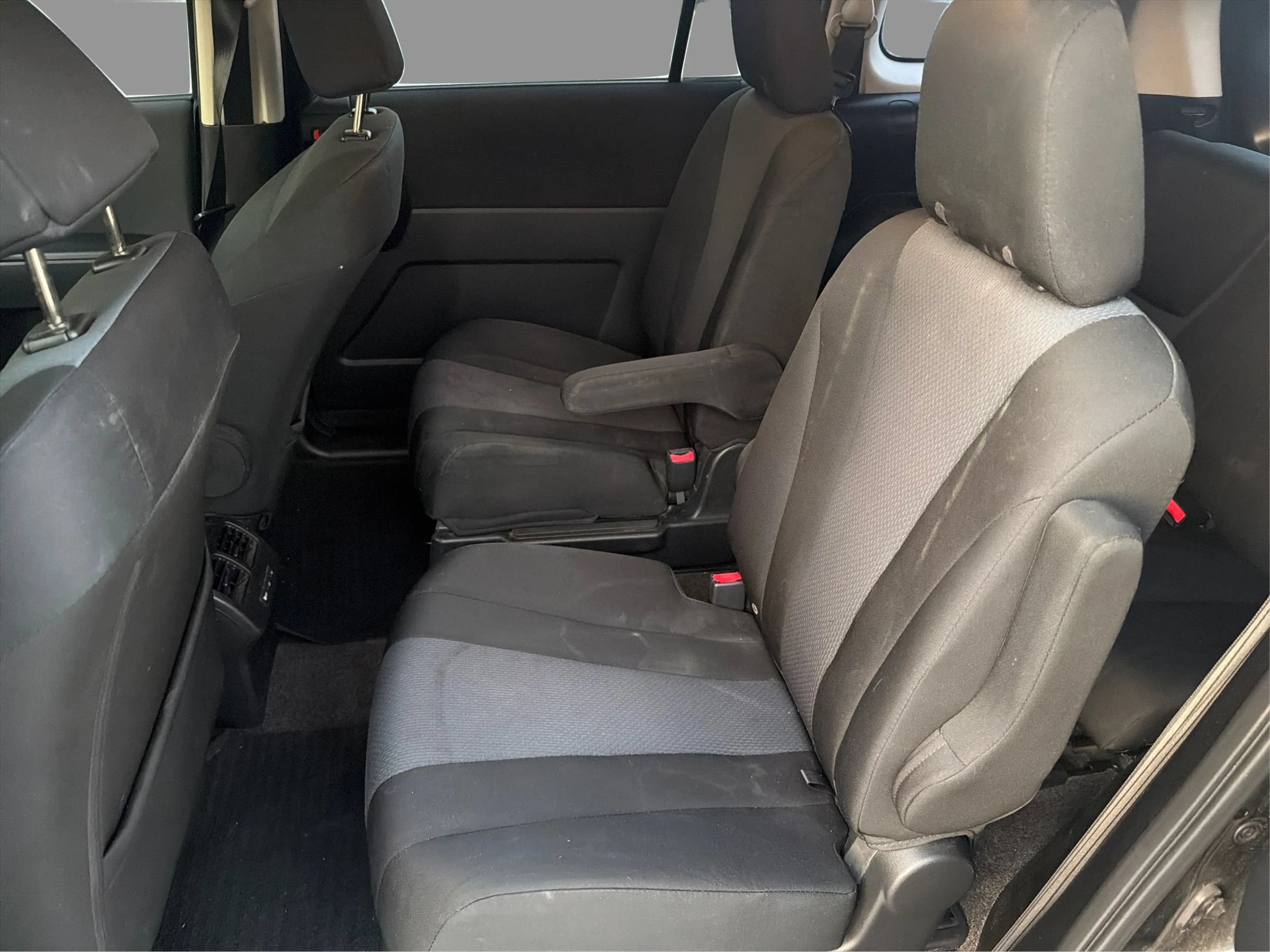 Used 2013 MAZDA MAZDA5 Sport FWD image 11