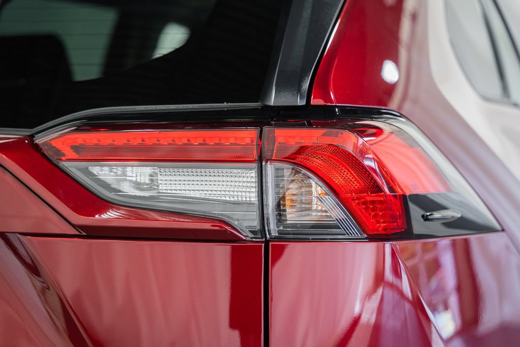 Certified 2025 Toyota RAV4 LE AWD/4WD image 6