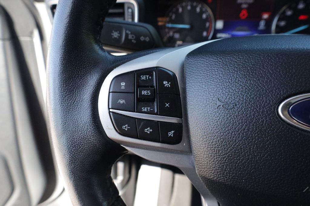 Used 2023 Ford Explorer Limited w/ Equipment Group 301A RWD image 18