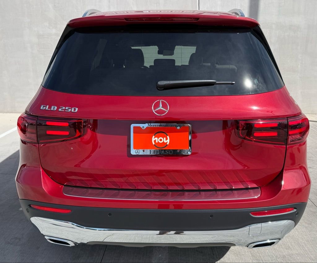 Used 2025 Mercedes-Benz GLB 250 image 8