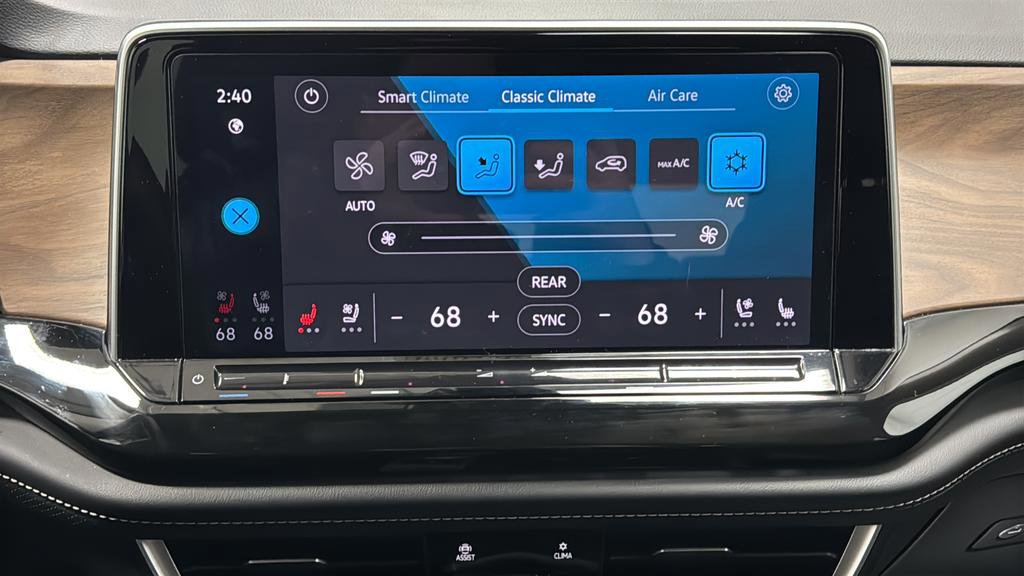 Used 2025 Volkswagen Atlas SE image 22