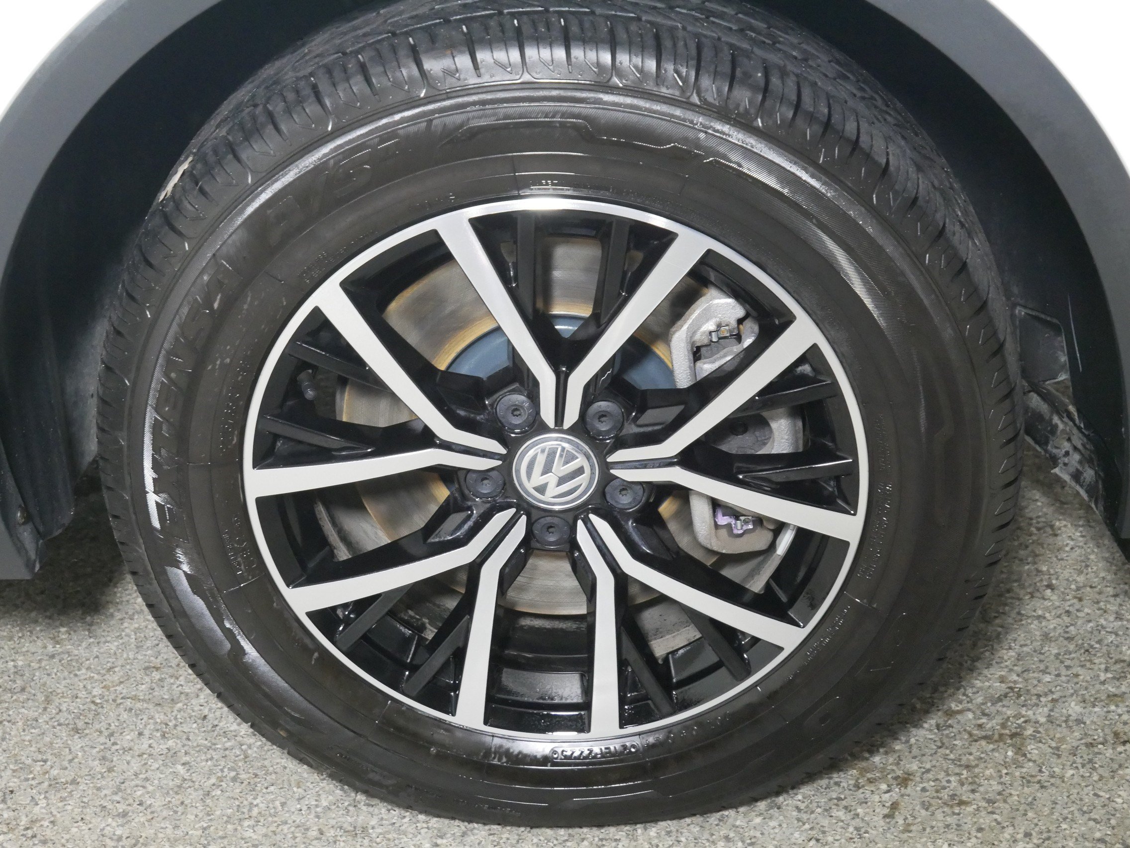 Used 2021 Volkswagen Tiguan SE AWD/4WD image 15