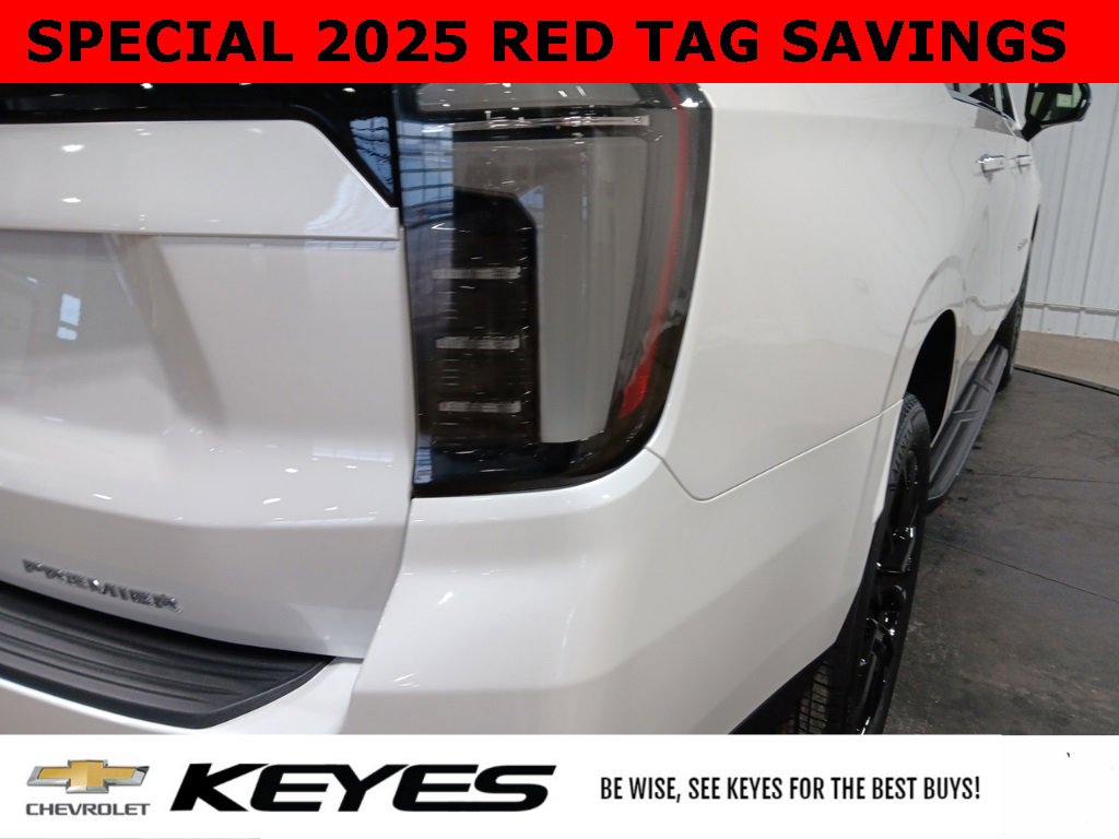 New 2025 Chevrolet Suburban Premier image 16