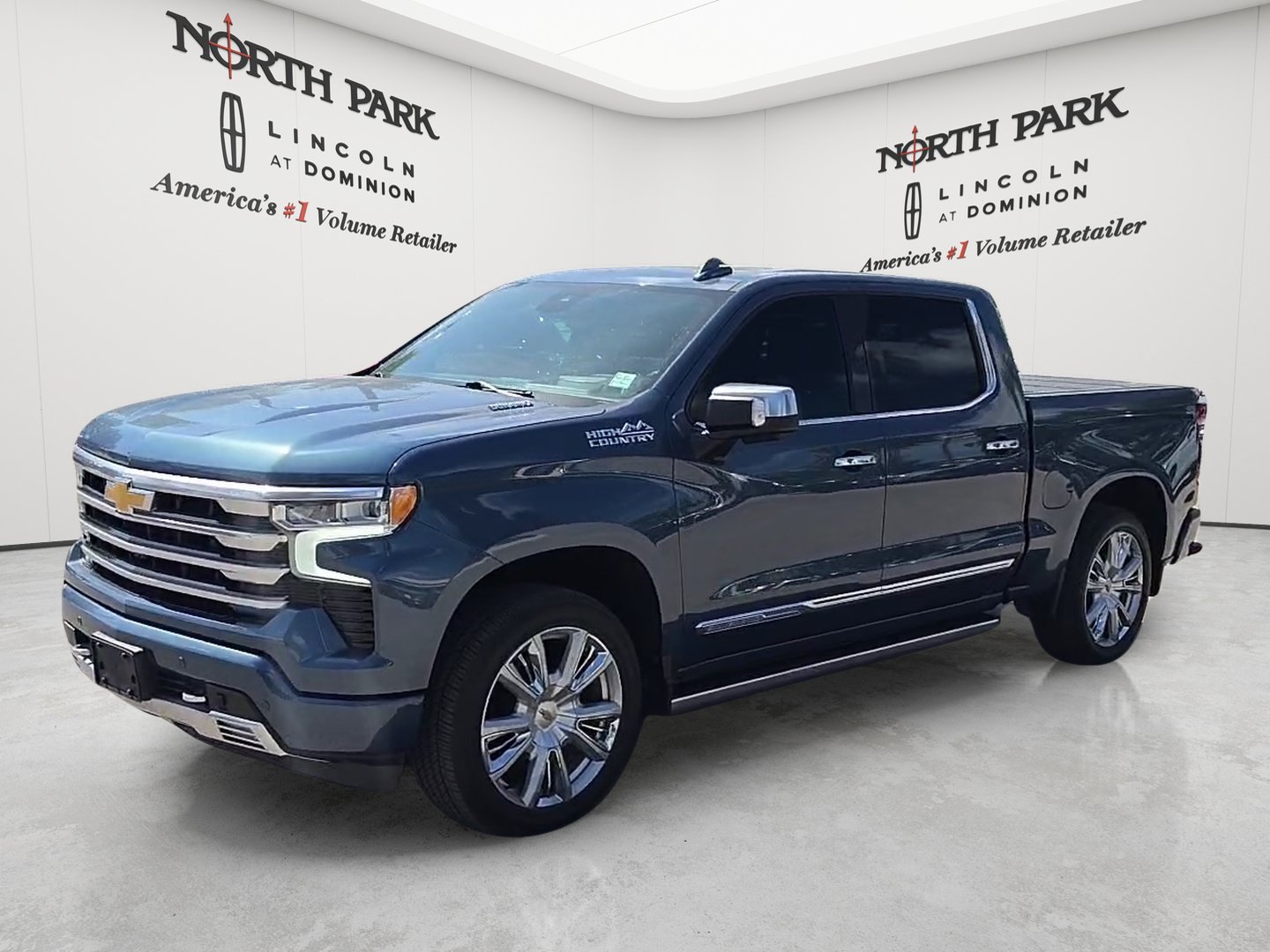 Used 2024 Chevrolet Silverado 1500 High Country AWD/4WD image 1
