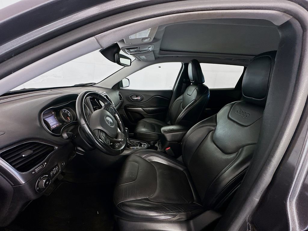 Used 2020 Jeep Cherokee Limited image 20