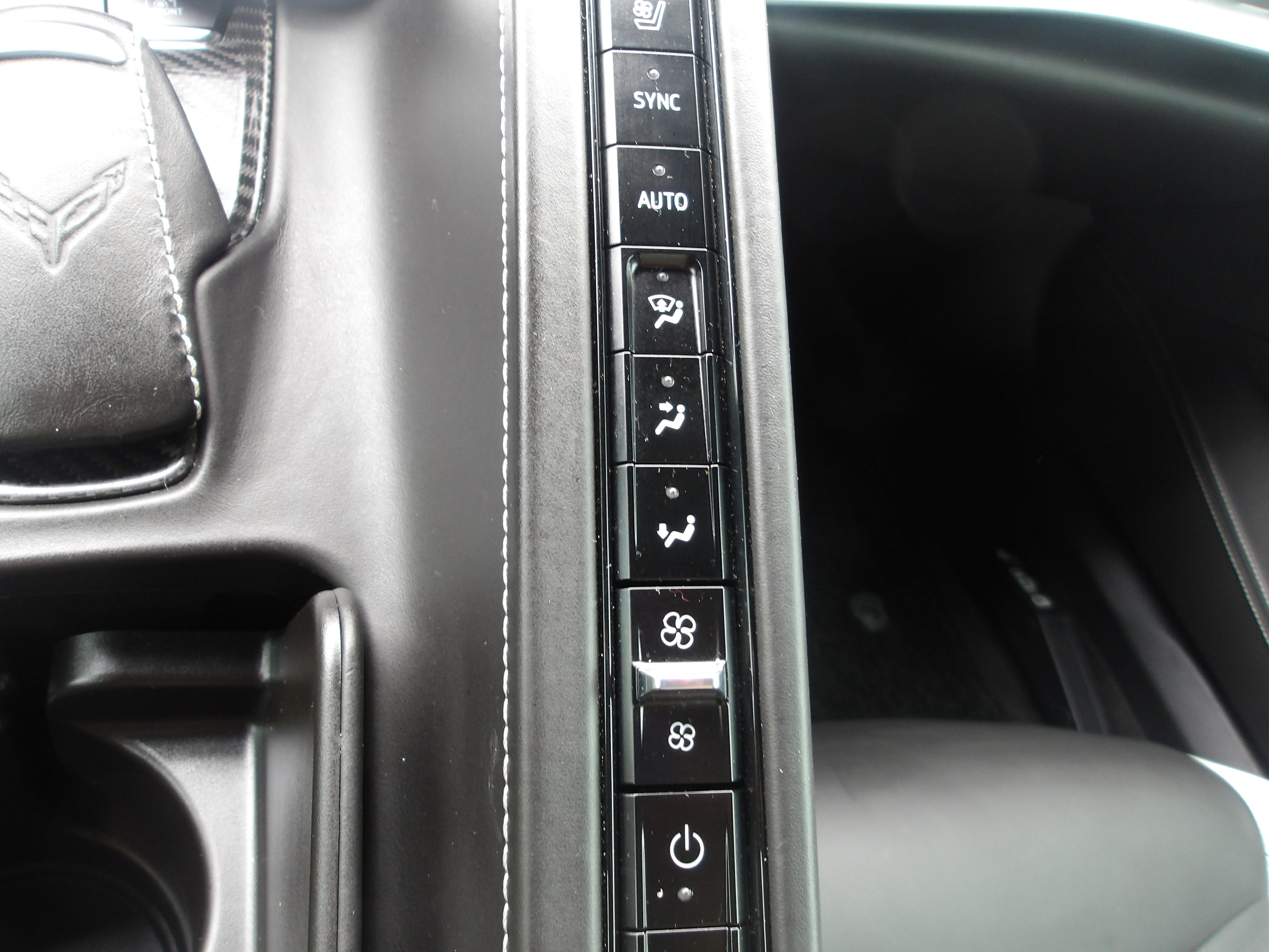 Certified 2022 Chevrolet Corvette Stingray Premium Cpe w/ Z51 Performance Package image 20