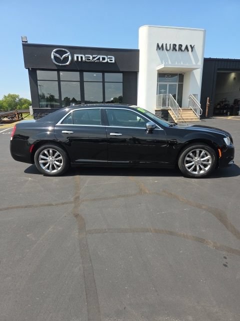 Used 2015 Chrysler 300 C Platinum w/ Harman/Kardon Audio Group AWD/4WD image 2