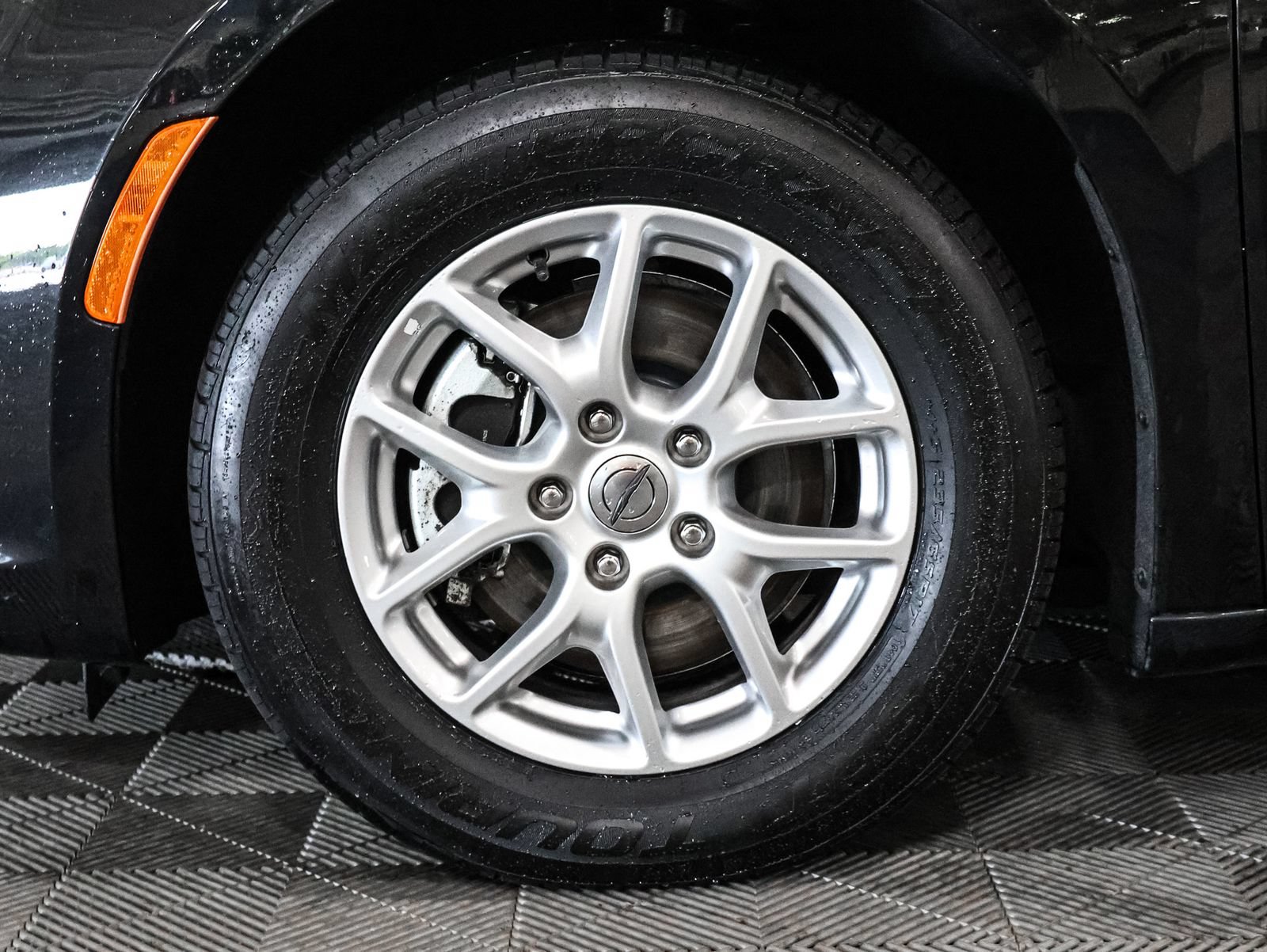 Used 2023 Chrysler Pacifica Touring-L FWD image 18