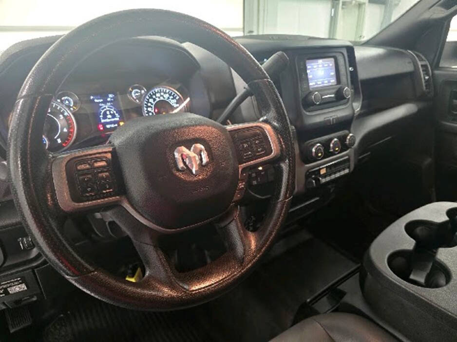 Used 2022 RAM 2500 Tradesman w/ Chrome Appearance Group AWD/4WD image 16