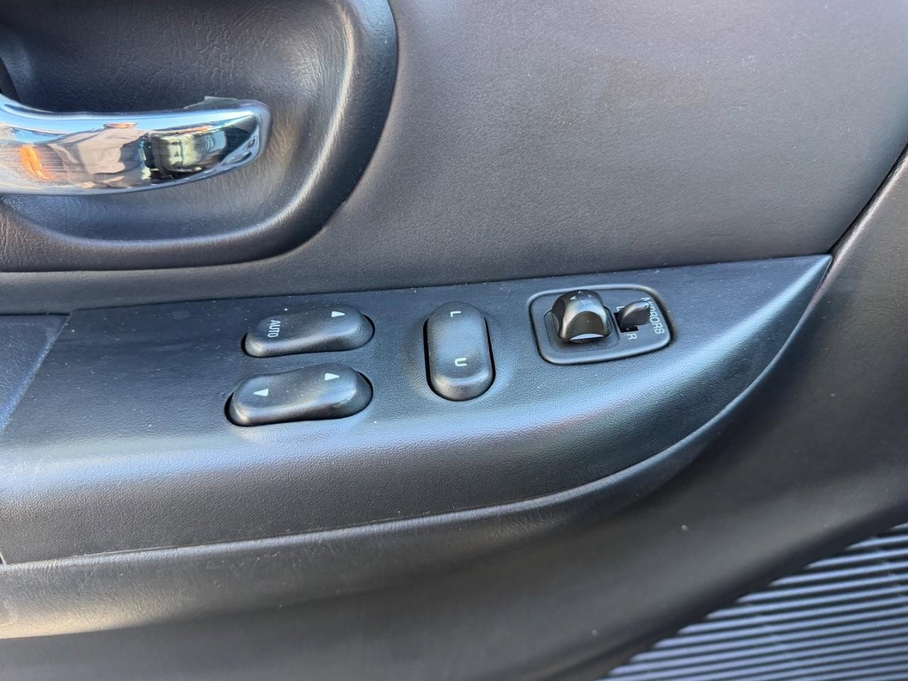 Used 2000 Ford F150 Harley-Davidson RWD image 17