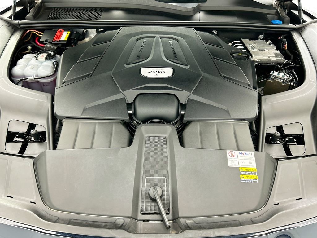 Used 2022 Porsche Cayenne S image 28