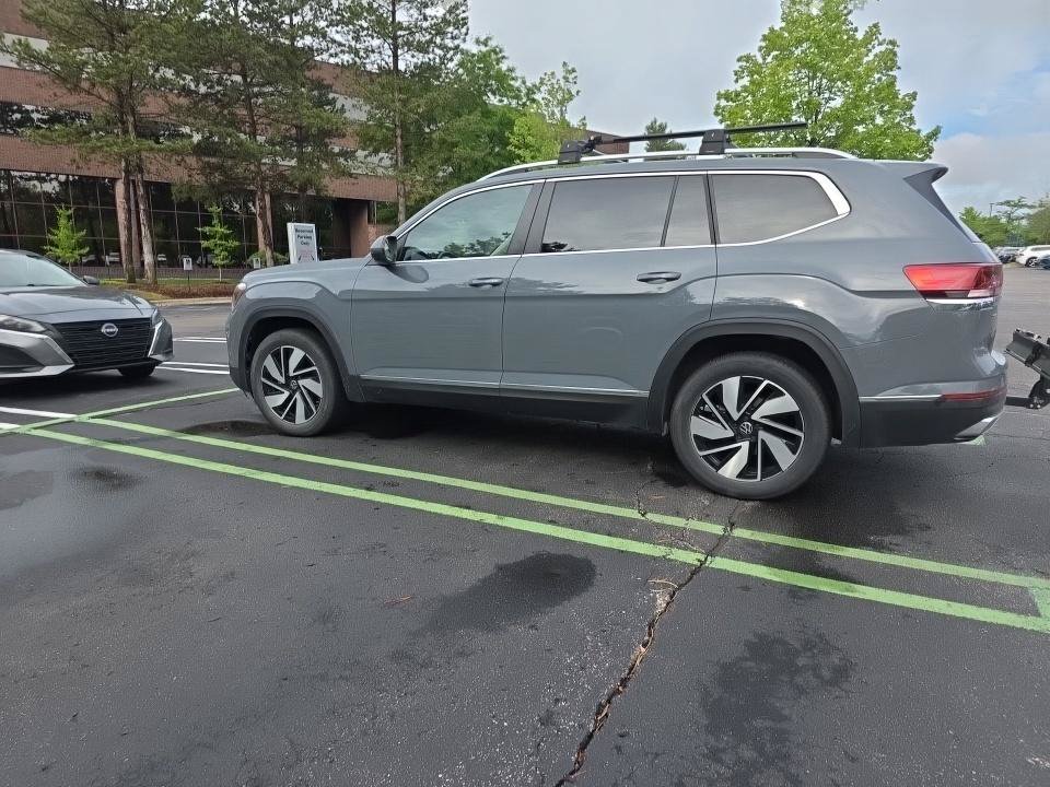Used 2026 Volkswagen Atlas SEL AWD/4WD image 3
