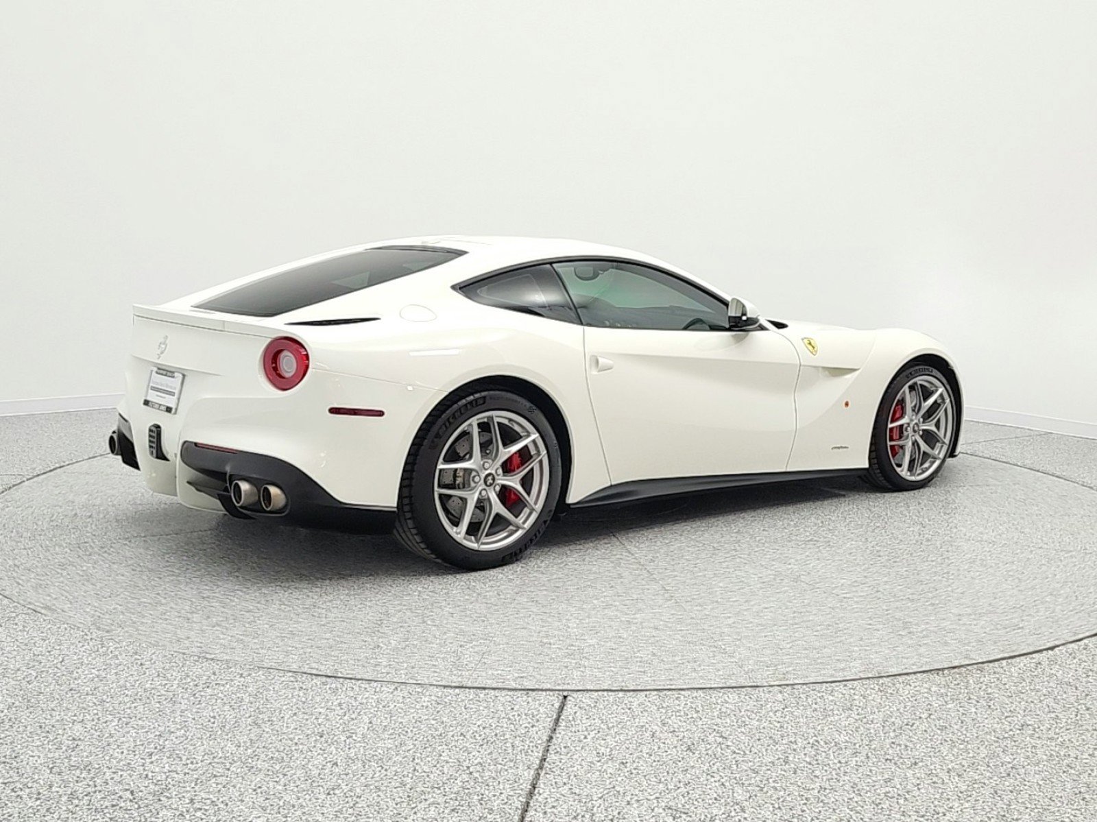 Used 2016 Ferrari F12 Berlinetta image 5