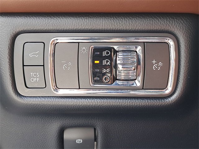 Used 2022 Lincoln Nautilus Reserve image 25