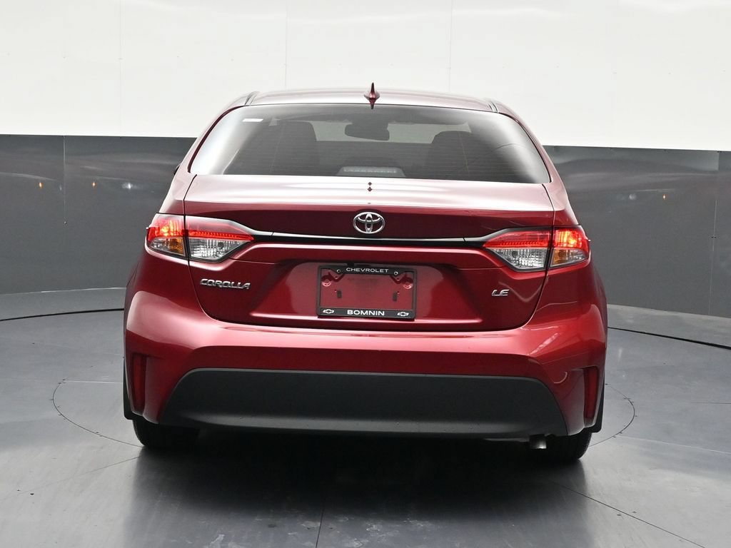 Used 2025 Toyota Corolla LE FWD image 4