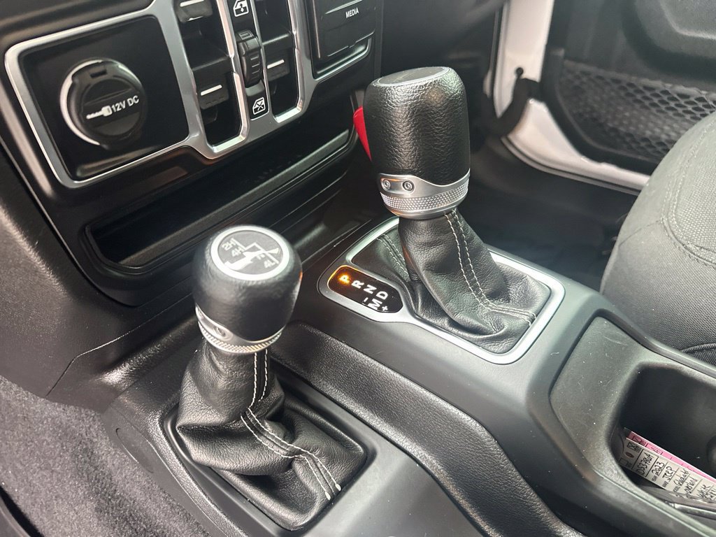 Used 2023 Jeep Gladiator Overland AWD/4WD image 30