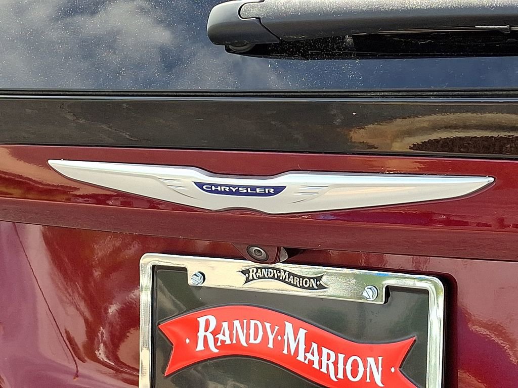 Used 2019 Chrysler Pacifica Touring-L Plus w/ Tire & Wheel Group image 32