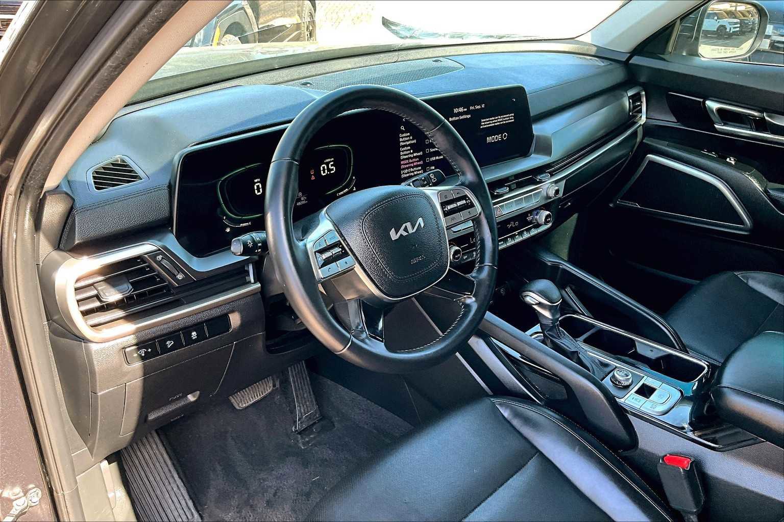 Used 2023 Kia Telluride LX image 17