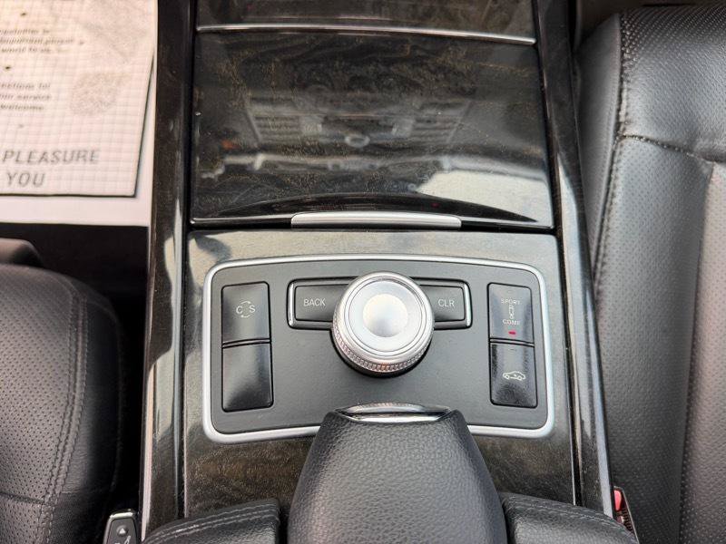 Used 2010 Mercedes-Benz E 550 Sedan image 65