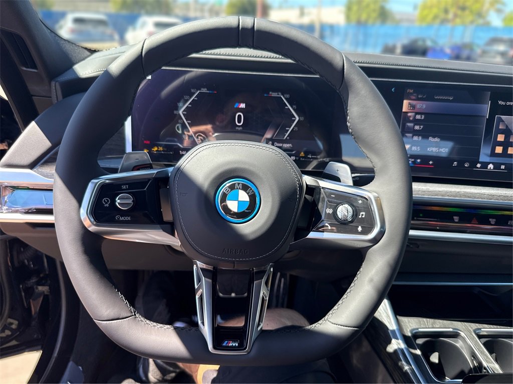 New 2026 BMW 750e xDrive image 23
