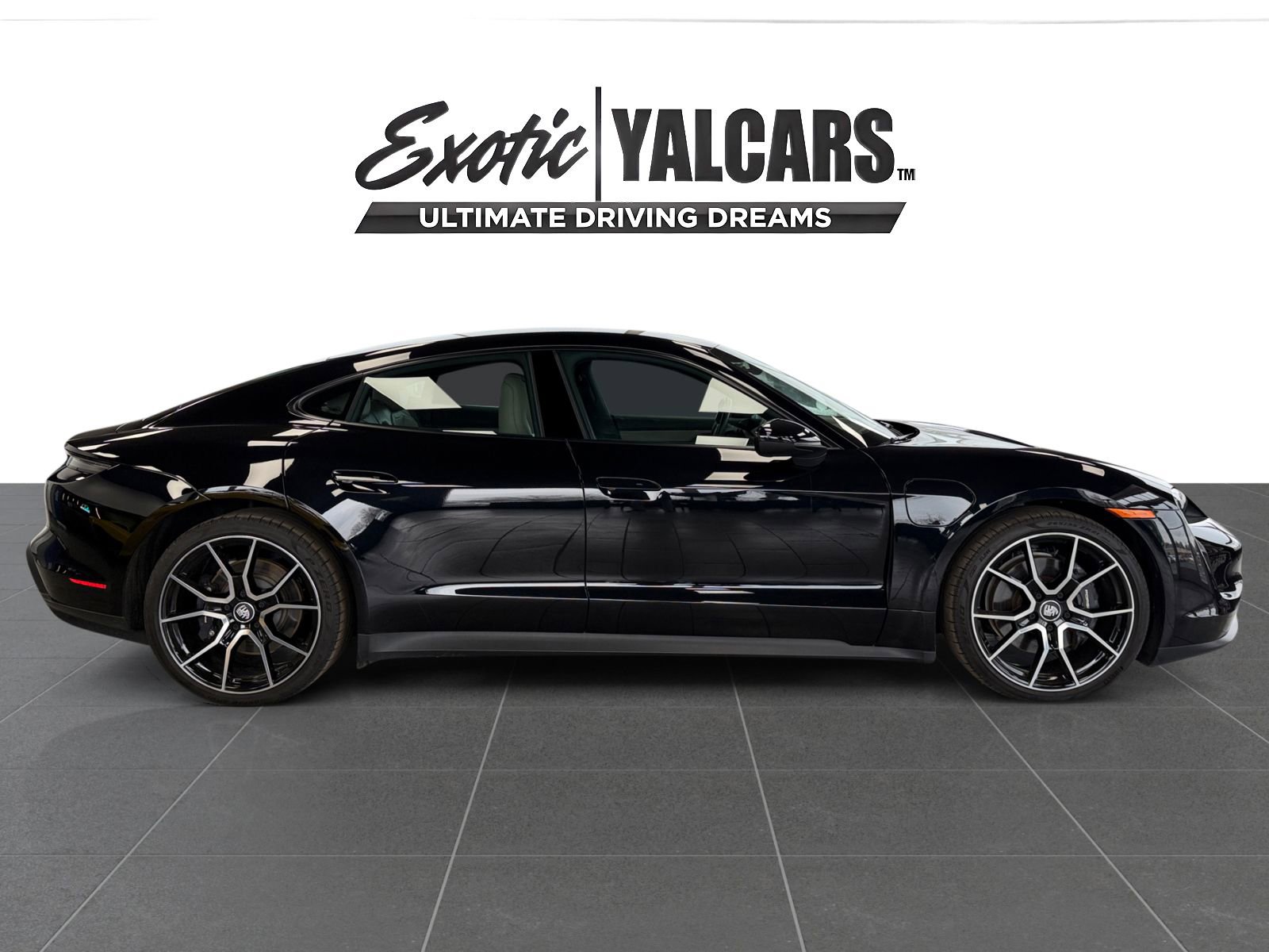 Used 2022 Porsche Taycan image 6