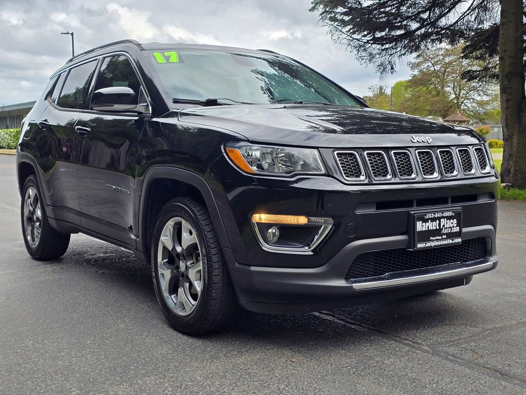 Used 2017 Jeep Compass Limited w/ Navigation Group AWD/4WD image 8